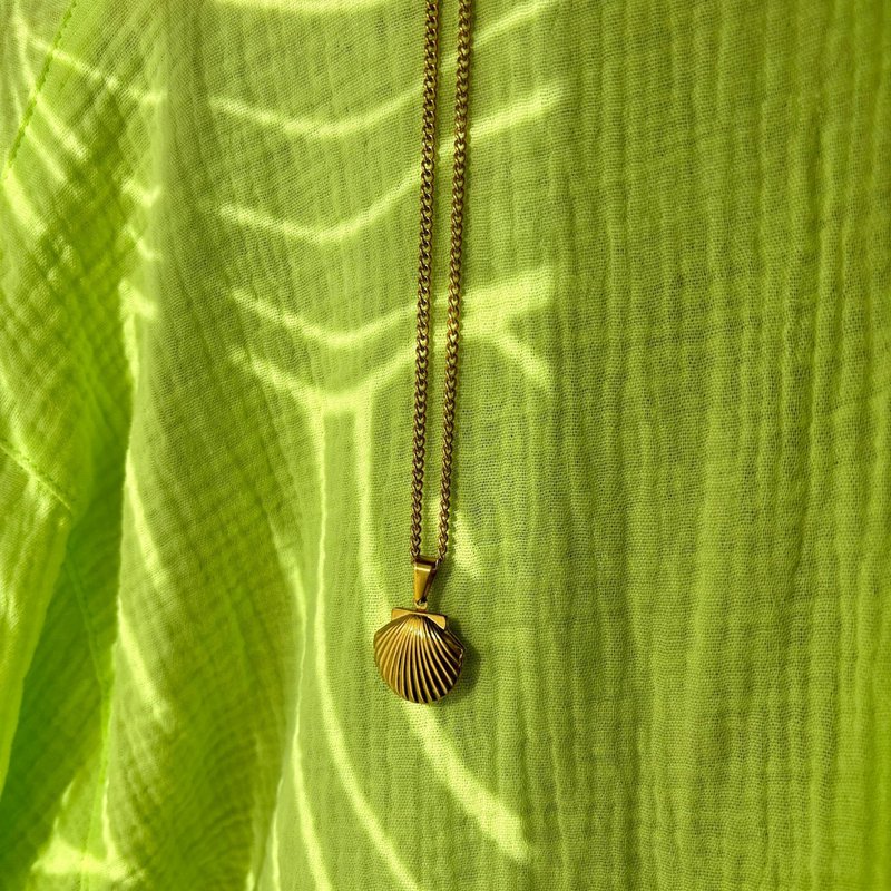 Seashell Secret Keeper – Guld Shell halskæde