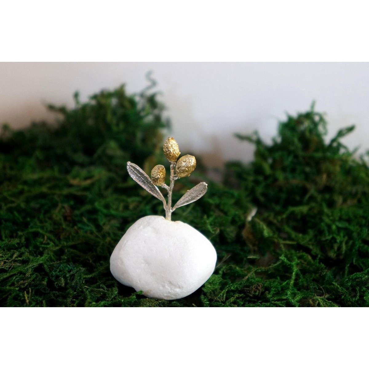 Dekorative Olivenzweig-Goldskulptur, handgefertigte Baumstatue für Wohndekoration, einzigartiges Geschenk, vergoldetes Messing, minimalistisches Design