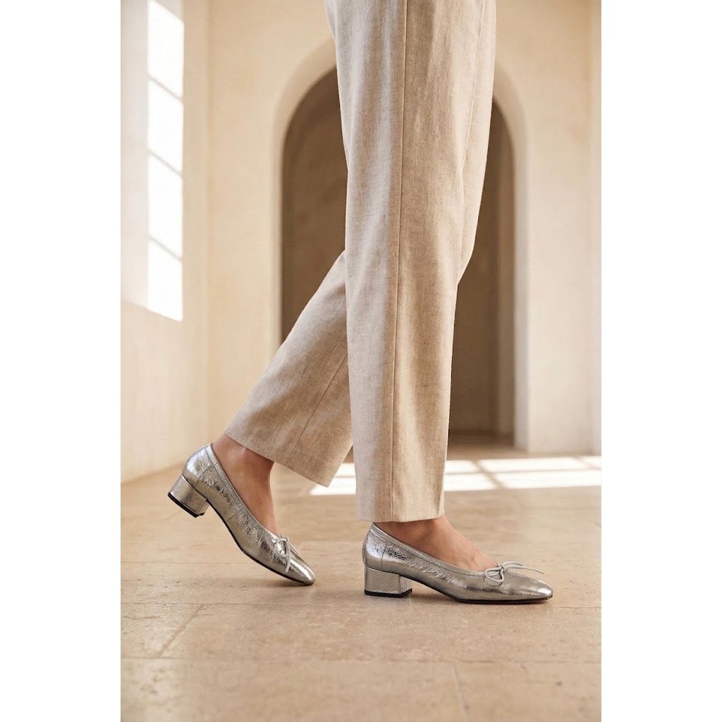 MOREN METAL STEEL – Soft Metallic Leather Unstructured Low-Heel Pumps