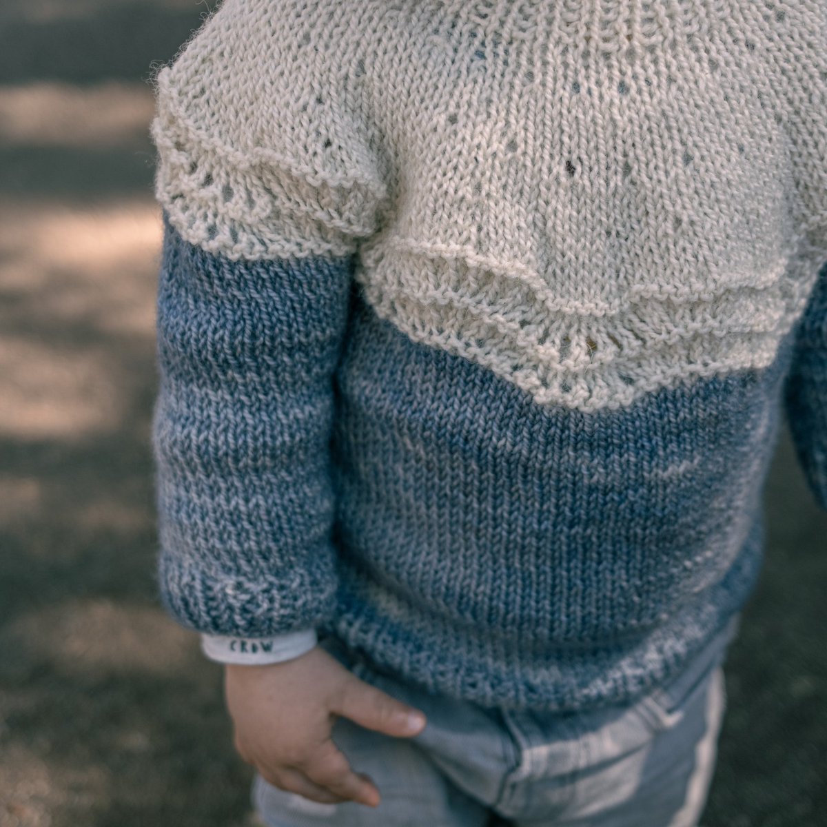 Two-tone pullover