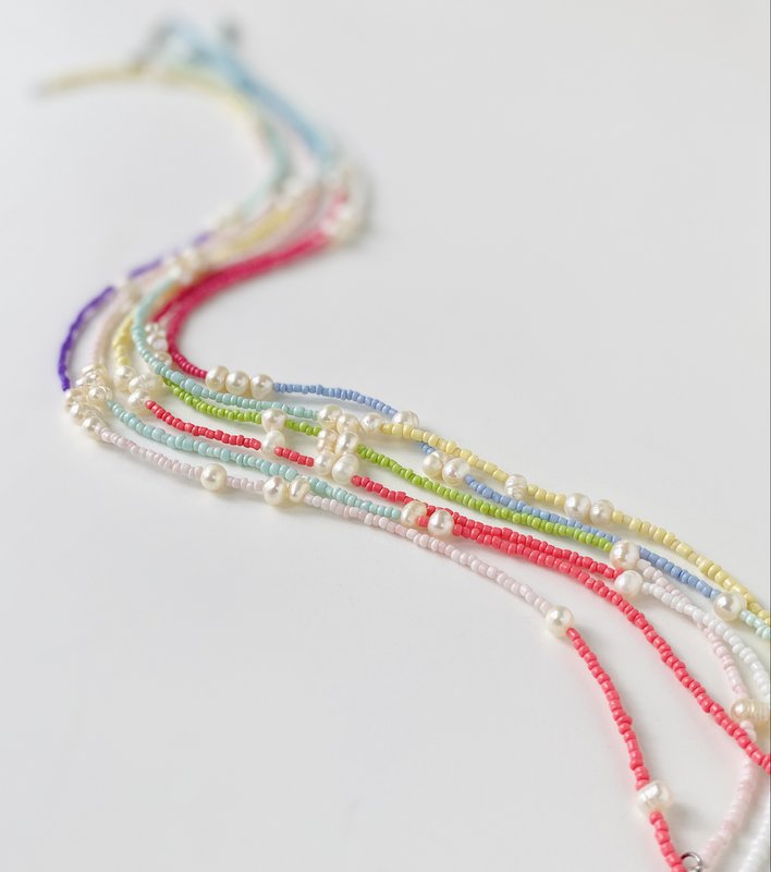 Boho stil halskæde med ferskvandsperler assorteret