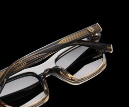 Walton et Mortimer NO. 54 : Lunettes de soleil grises transparentes "Inferno"