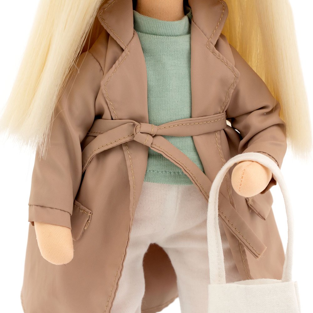 Blødt legetøj, søde søstre - tøjsæt: beige grøftfrakke (35 cm)