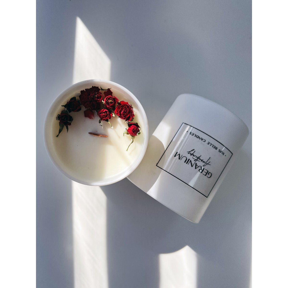 Geranium aromatherapy candle