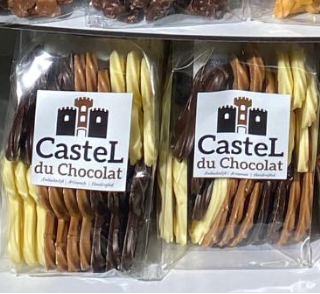 Von Hand besprühte Brezeln von Castel du Chocolat gemischt