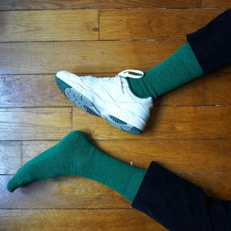 KLUE Socken aus Merinowolle, einfarbig | Waldgrün