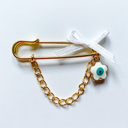 Pin lykkeamulet som gave til fødsel med Evil Eye i hvid og kæde
