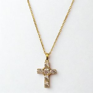 Kreuzkette mit Zirkoniasteinen
