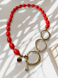 Lute statement necklace red
