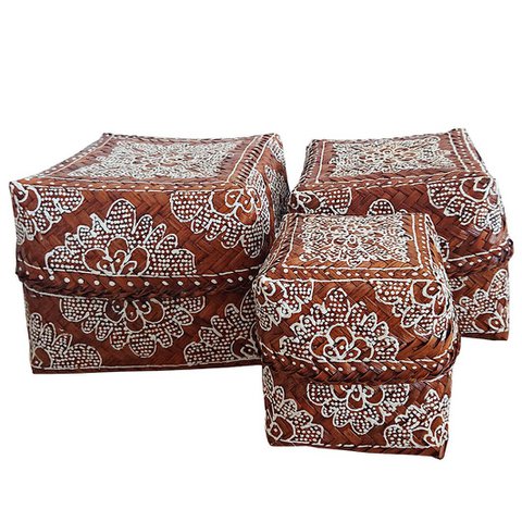 Quadratische Bambusboxen im Mandala-Design