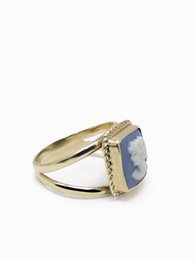 De geliefde hemelblauwe cameo -ring