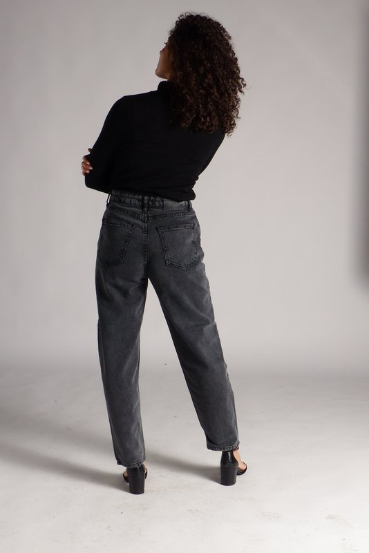 Mom-jeans til kvinder - emblematisk for 80'erne