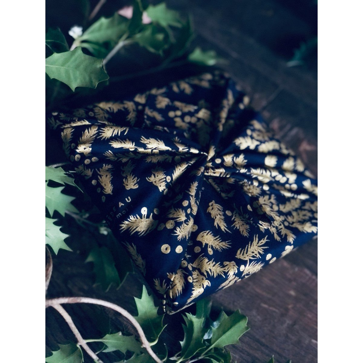 Bouts de Houx (bleu nuit) 35x35cm Mat 100% Coton