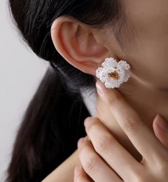 Handmade Daisy Beaded Necklace & Earrings Set