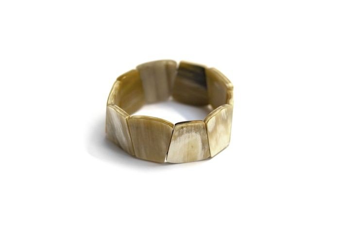 Trapeze beads bracelet in blond horn