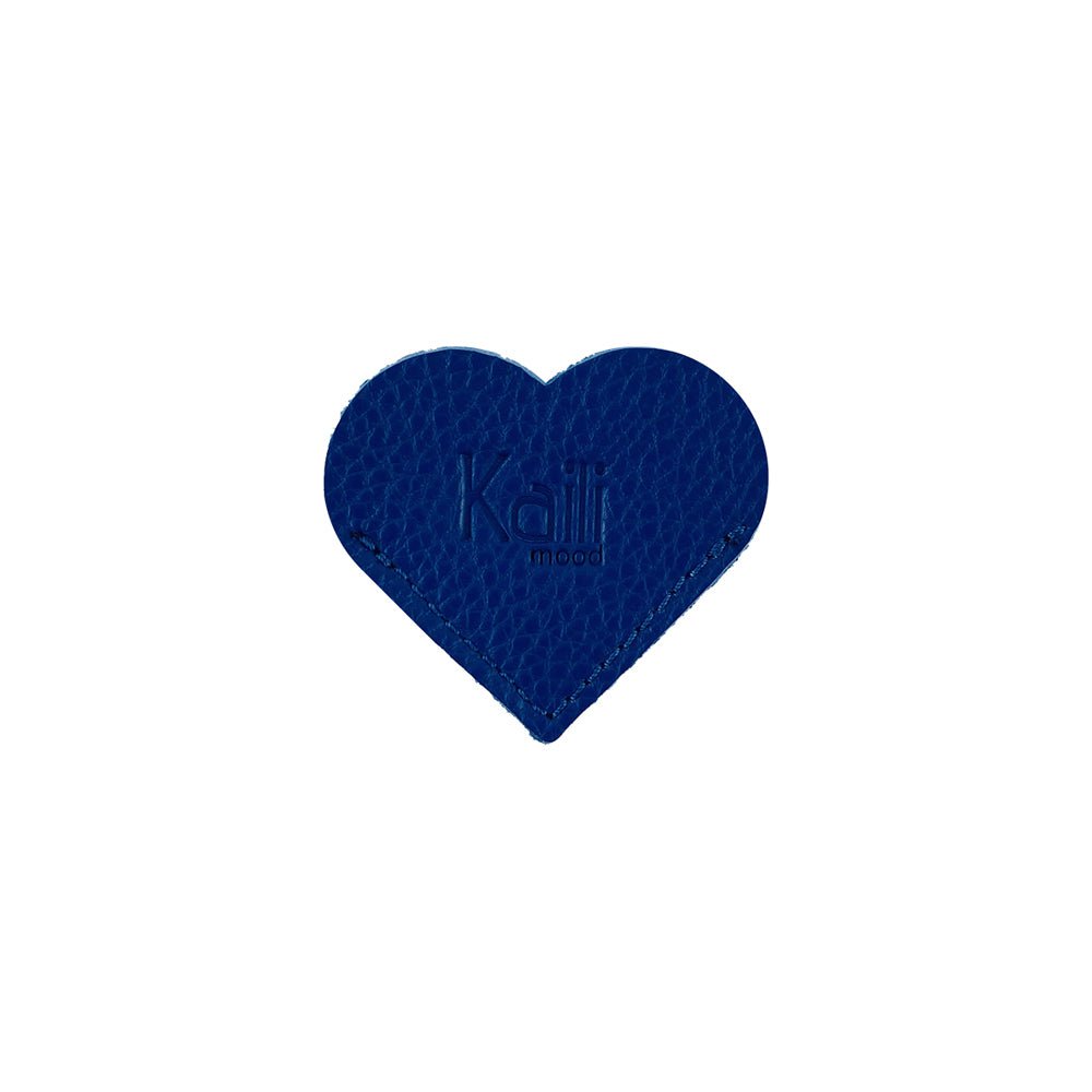 K0038DB | Made in Italy Heart Bookmark in genuine full-grain leather, dollar grain - Blue color - Dimensions: 6 x 5.5 x 0.5 cm - Packaging: rigid bottom/lid Gift Box