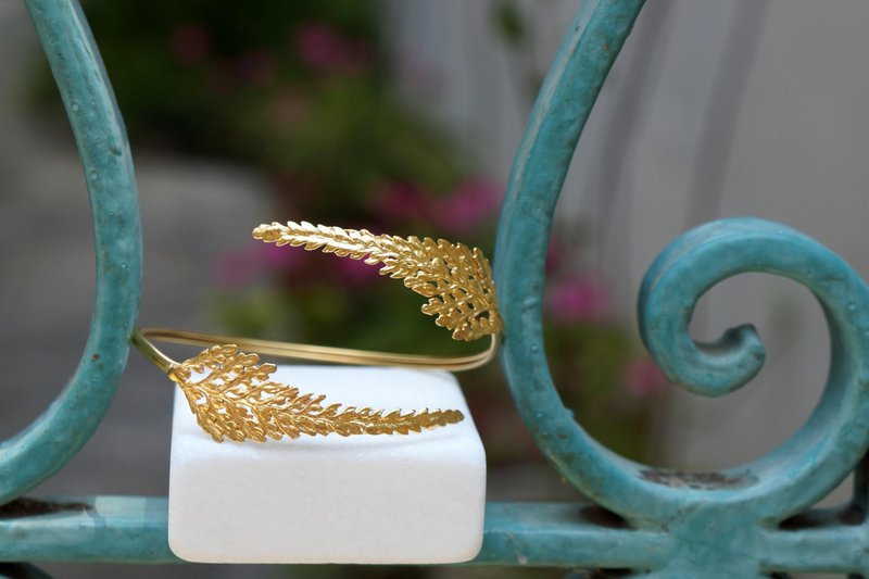 Fern Leaf Bracelet: Adjustable Gold-Plated Brass, Nature Inspired