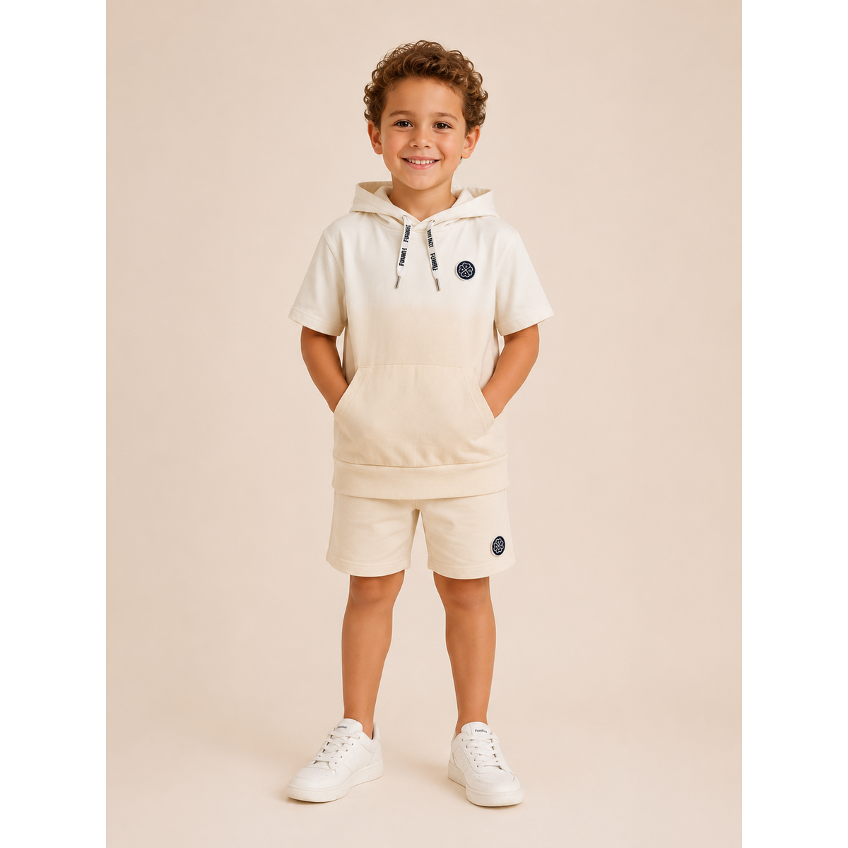 Funkle Boys hættetrøje – Farvegradient off-white til beige