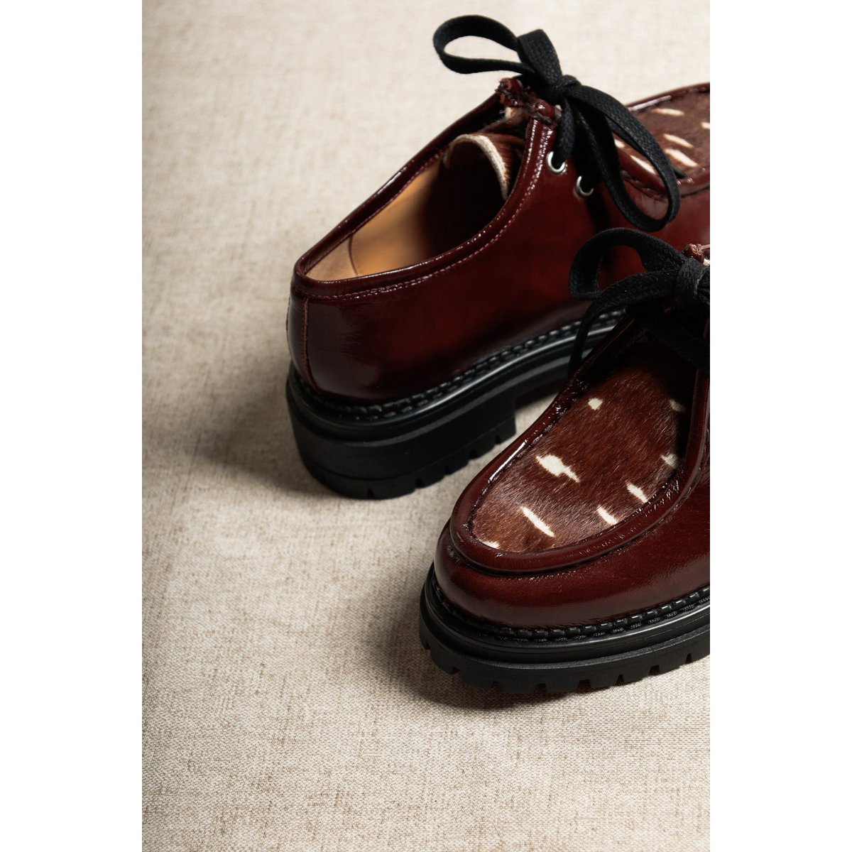 ODDA CASTAGNA BRUIN – Leren dikke loafers met Bambi-haardetail