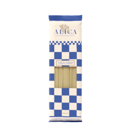 Spaghettoni pasta in a 500g pack. Long, thick spaghetti noodles made from durum wheat. Suitable for a variety of Italian pasta dishes.