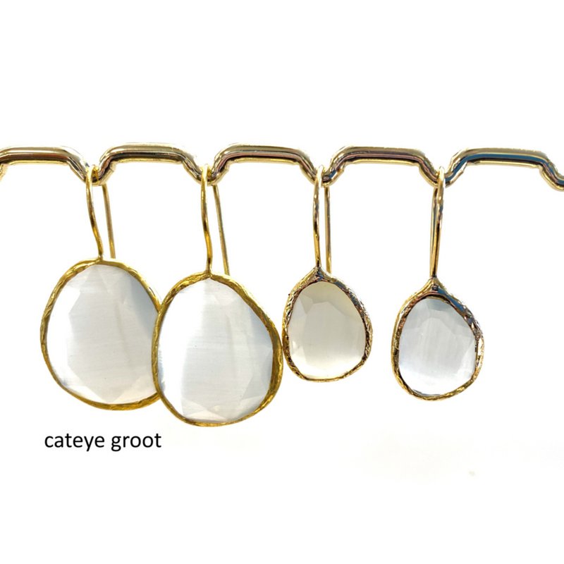 Earrings large cateye stone white