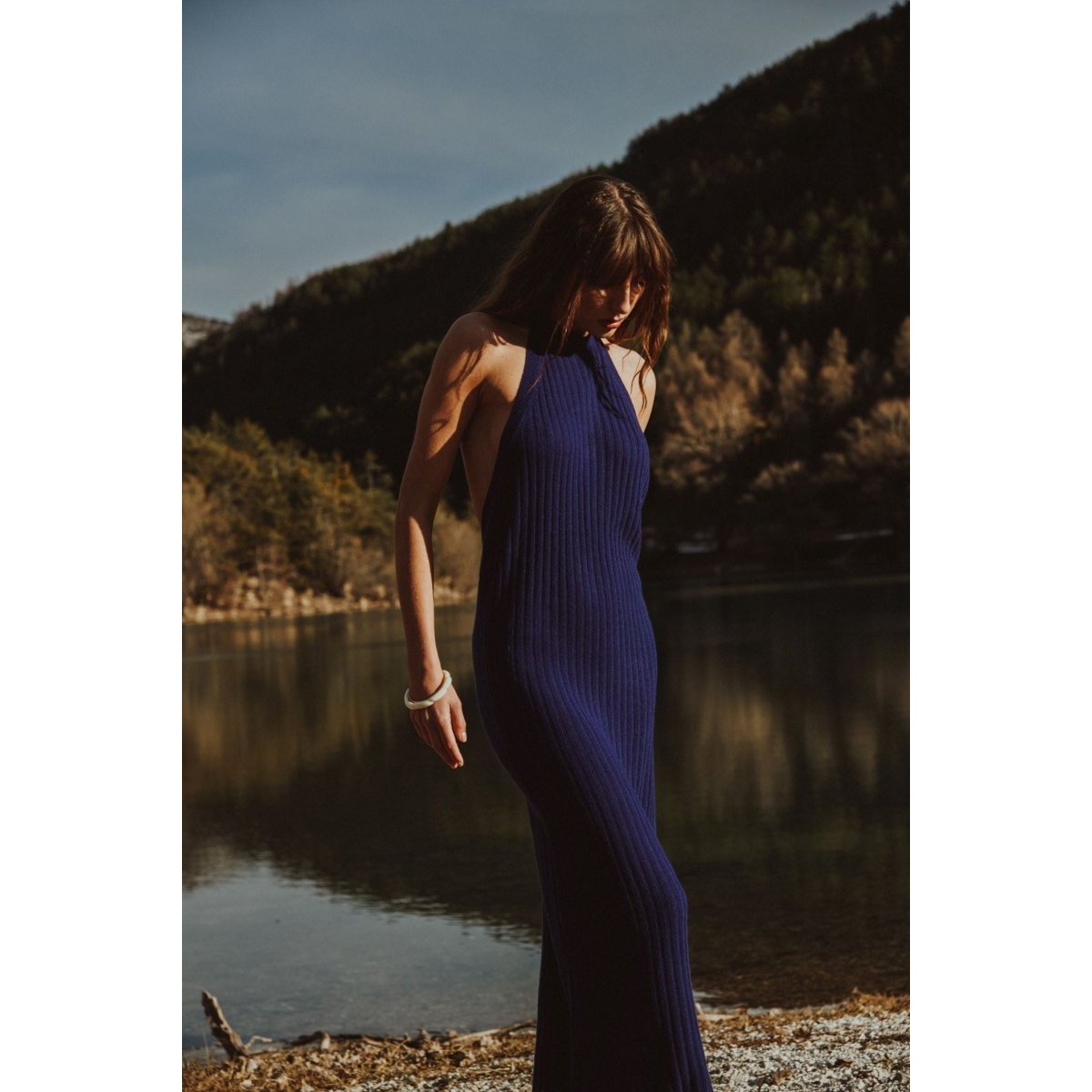 AVA 19 Long backless dress in midnight blue ribbed knit cashmere