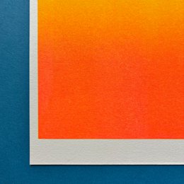 Riso Ansichtkaart Gradiënt Geel/Fluo Oranje, Risografie, DIN A6
