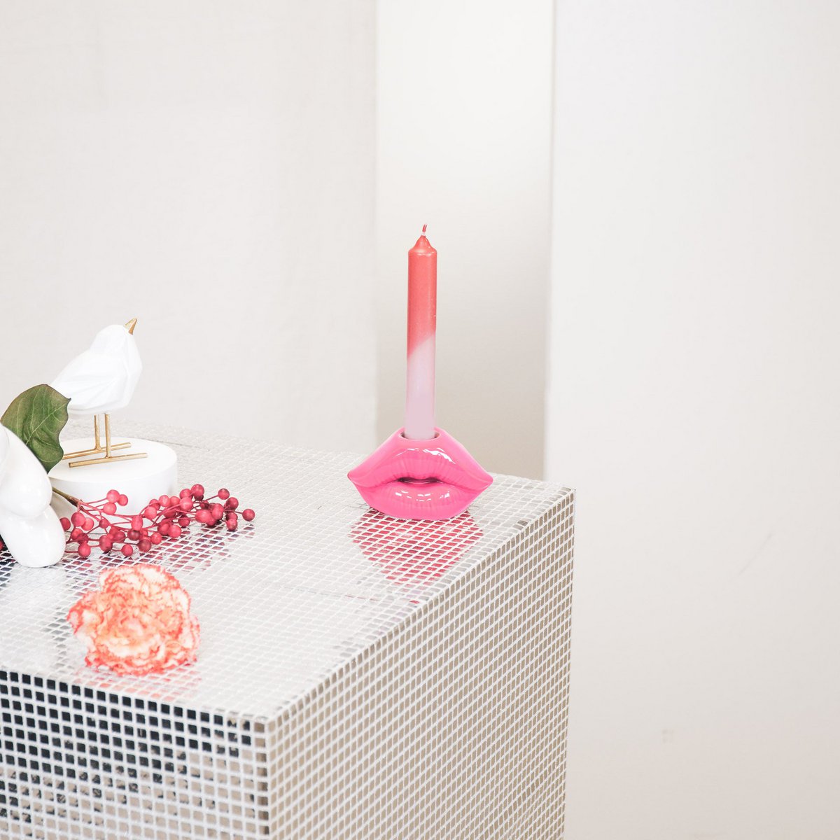 Lysestage - Læbe - Keramik - Neon Pink - 10,5x6,5x5,5cm