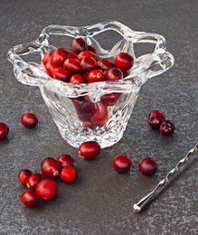  Clear crystal glass serving bowl, wavy scalloped rim, elegant decorative fruit bowl, transparent glassware