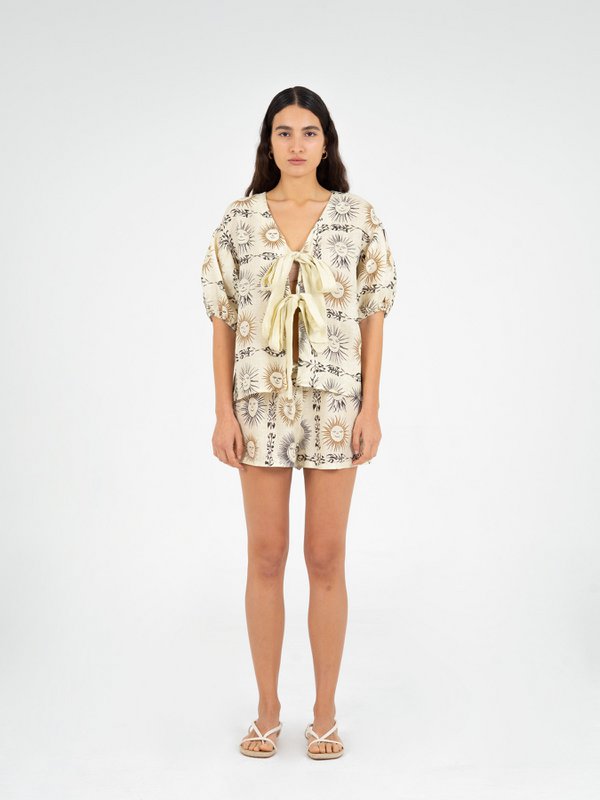 Soleil Spirit short met zonprint