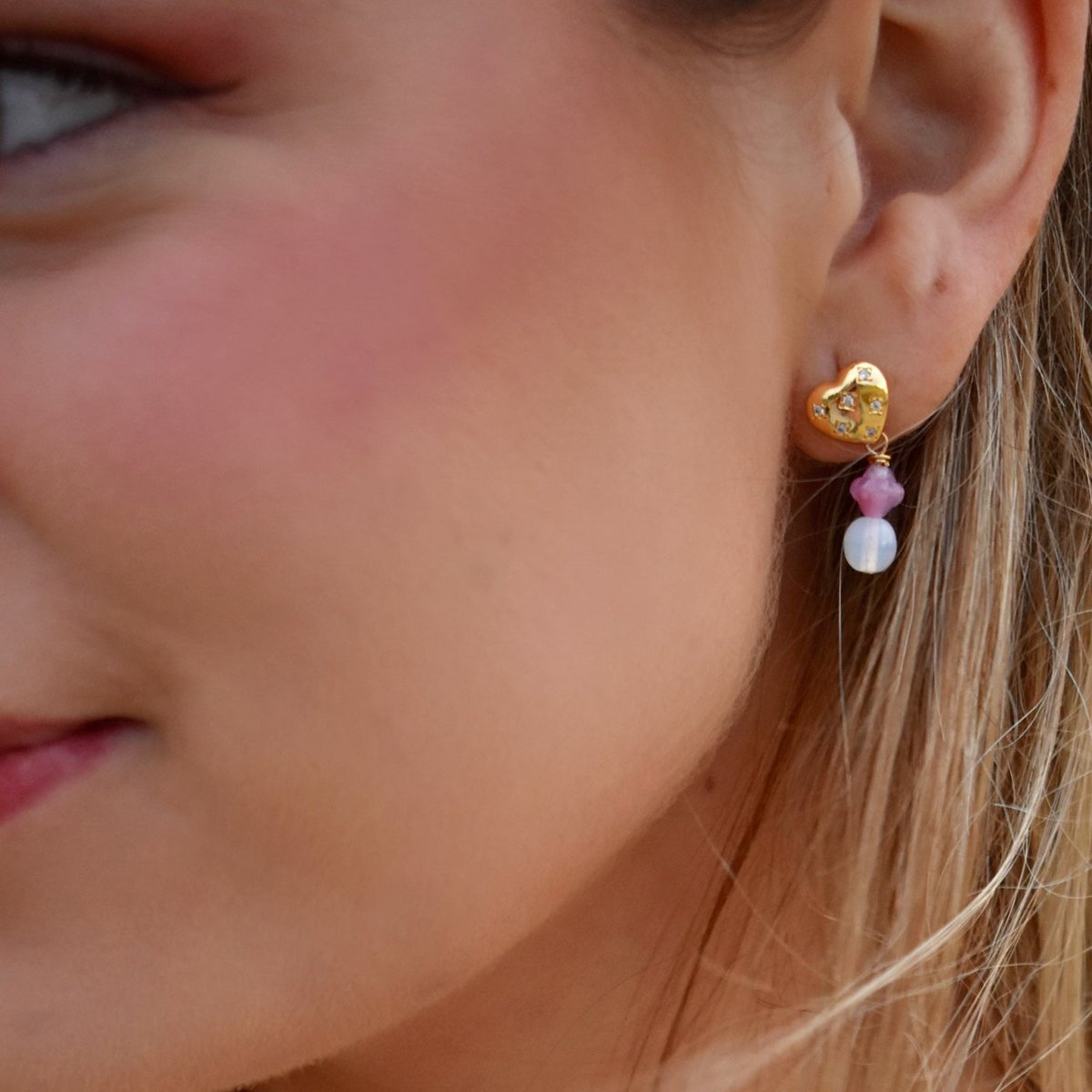 Gold plated heart stud earrings with crystal pendant pink