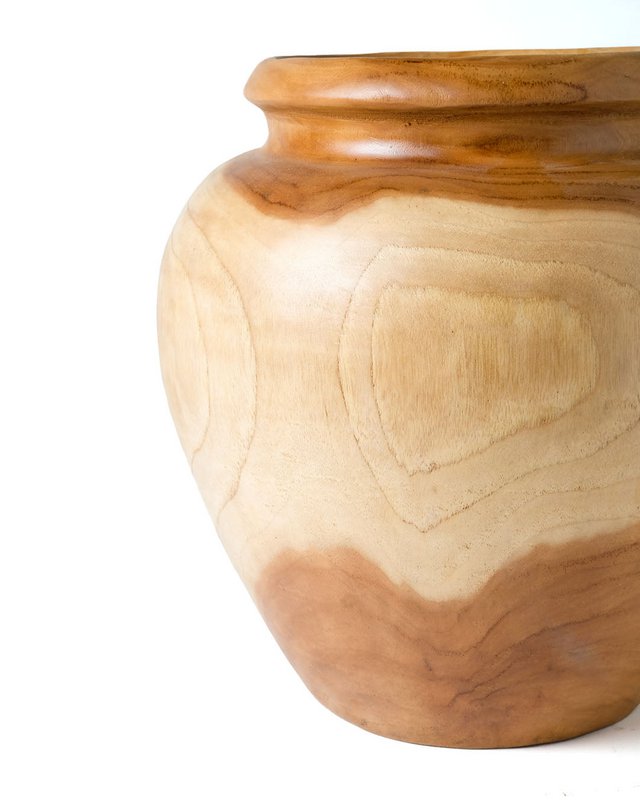 Samàn Kayoa Vase en bois naturel décoratif.