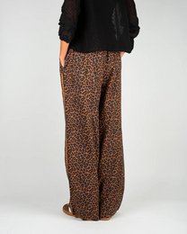 Pantaloni fluidi da donna con stampa leopardata marrone
