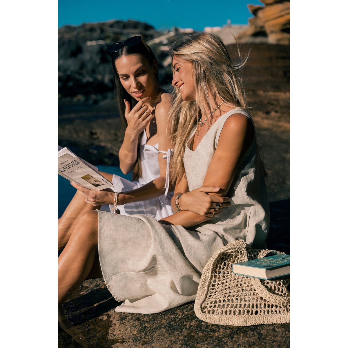 SUNSET — Vestido midi de lino sin mangas con cuello en V