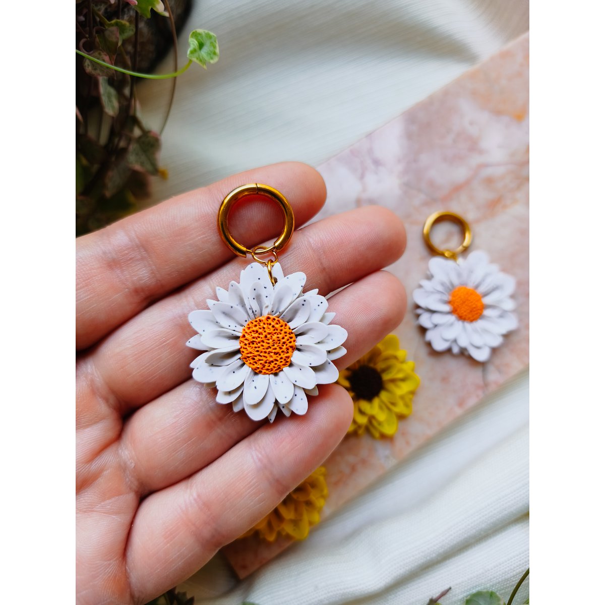 Grands boucles d'oreilles à fleurs