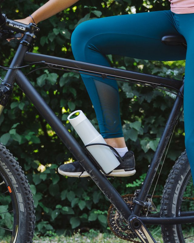 BE O bottle - Moonstone White