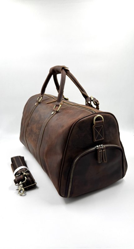 Borsa da viaggio in pelle oliata fatta a mano – Borsone artigianale "Navigator" da 50 cm con scomparto per scarpe dedicato