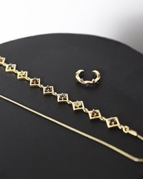 Embrace Me Bracelet Gold