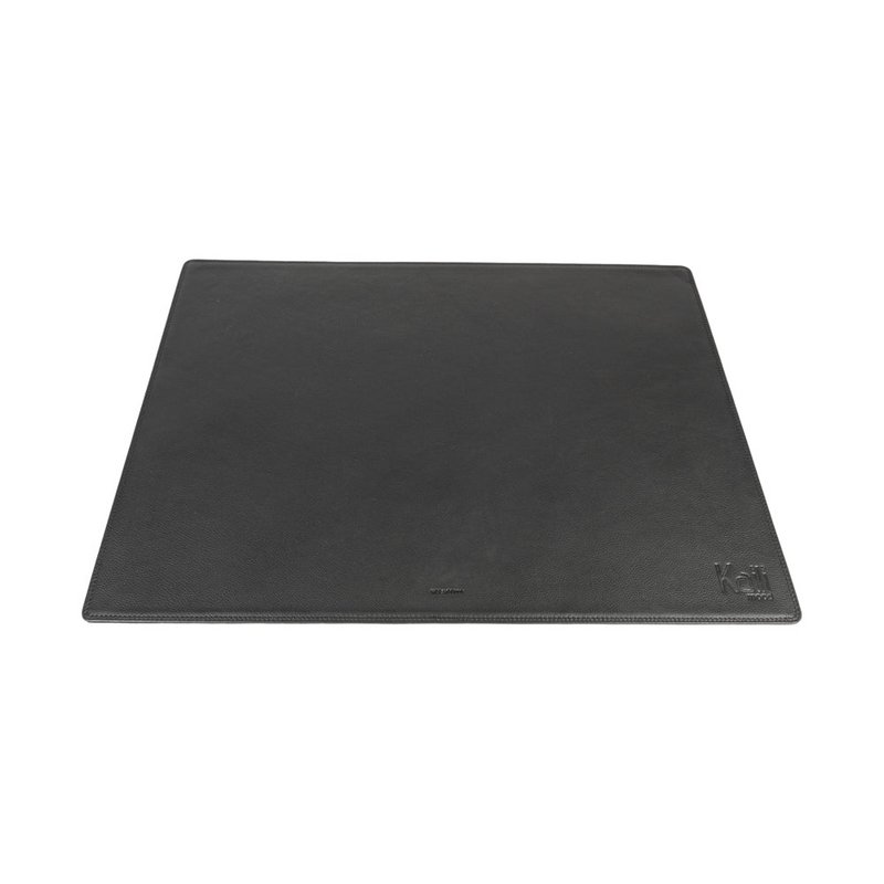 K0044AB | Sous-main en cuir véritable pleine fleur grain dollar - Coloris noir - Dimensions : 50 x 37 x 0,5 cm - Emballage : Enveloppe cartonnée noire