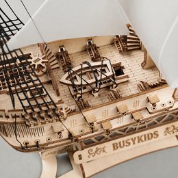 Galeone aus Holz mit LED-Beleuchtung – 3D-Holzpuzzle 583 Teile, Schiffsmodell mit Segeln und Takelage, Modellbausatz ab 12