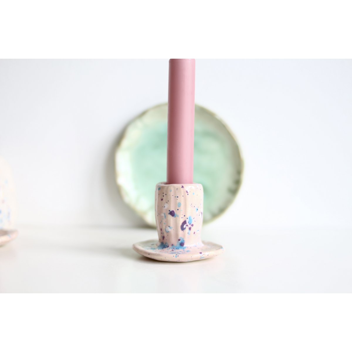 Gespikkelde roze kandelaar + kaars