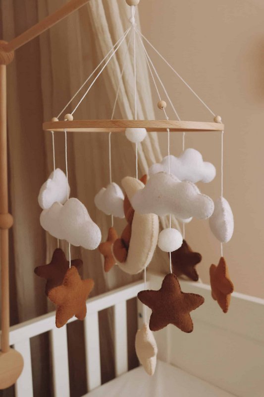 Handgemaakte Slapende Teddybeer Muziekmobiel - Boxmobiel - Baby mobile - mobile wickeltisch
