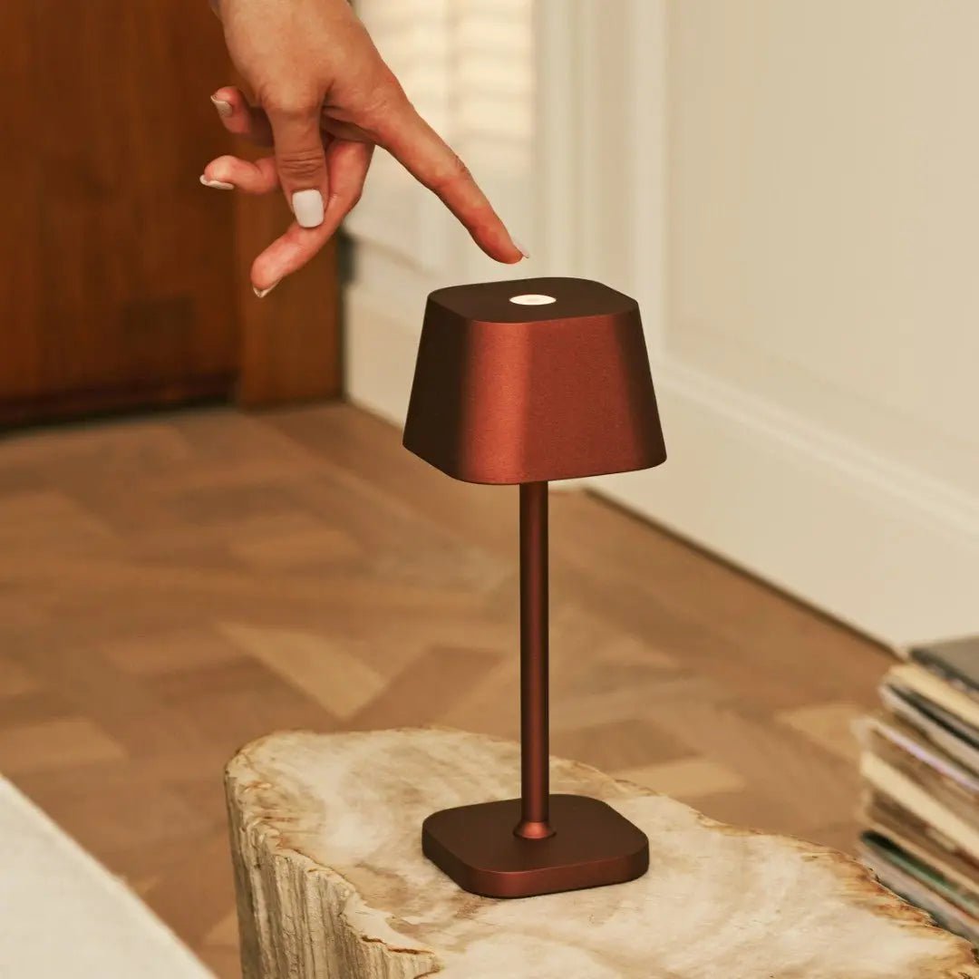 Lampada da tavolo ricaricabile Ava Bronzo