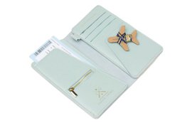 Stitch Travel Wallet - Mint