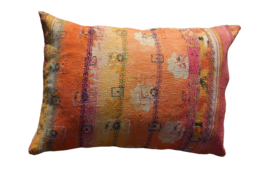 Vintage Kantha cushion cover in orange and multicolor striped pattern, made of cotton fabric, measures 50x70 cm.