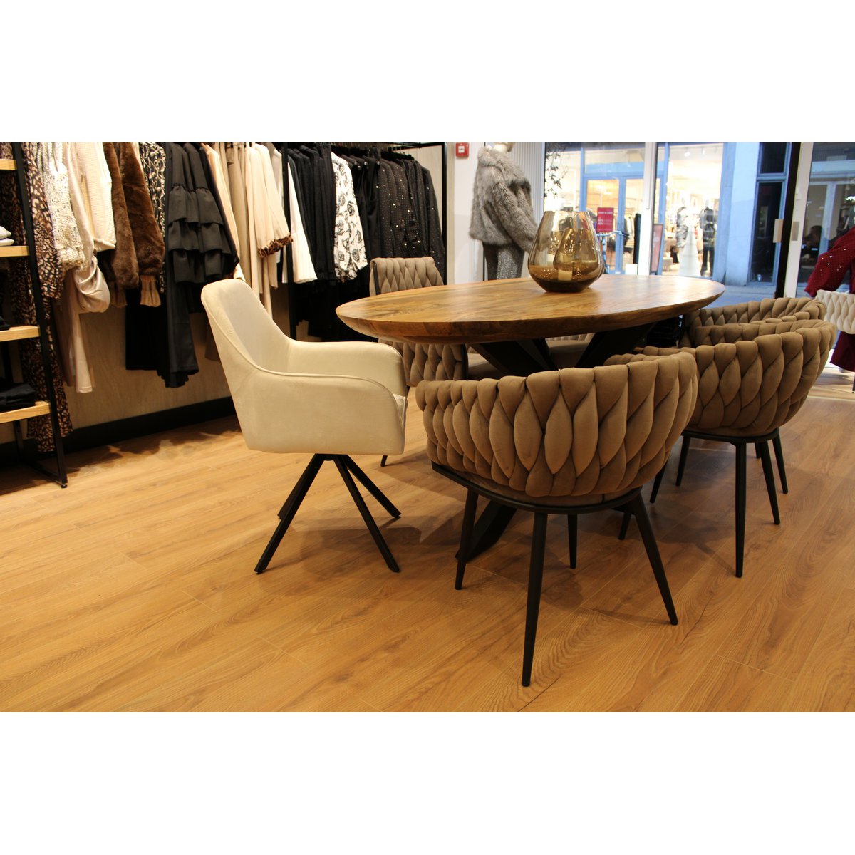 Chaise de salle à manger Nova rotative à 360 degrés velours sable blanc beige