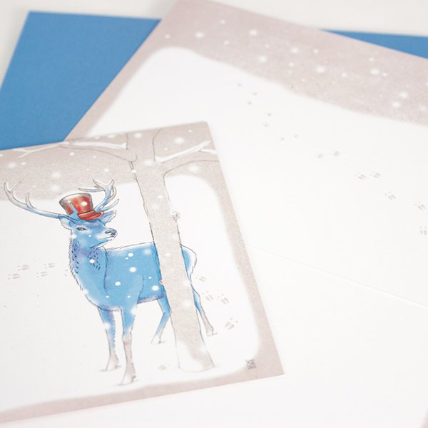Wenskaart hert in de sneeuw (blauwe envelop)
