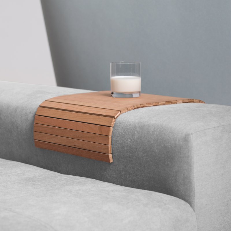 Tray that takes the shape of the arm of your sofa or of most unstable surfaces - DETRAY CHERRY