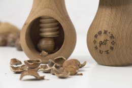 Nussknacker, Nussknacker-Werkzeug aus Holz