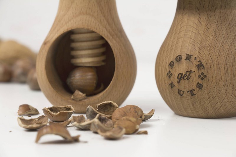 Schiaccianoci, strumento per schiaccianoci in legno